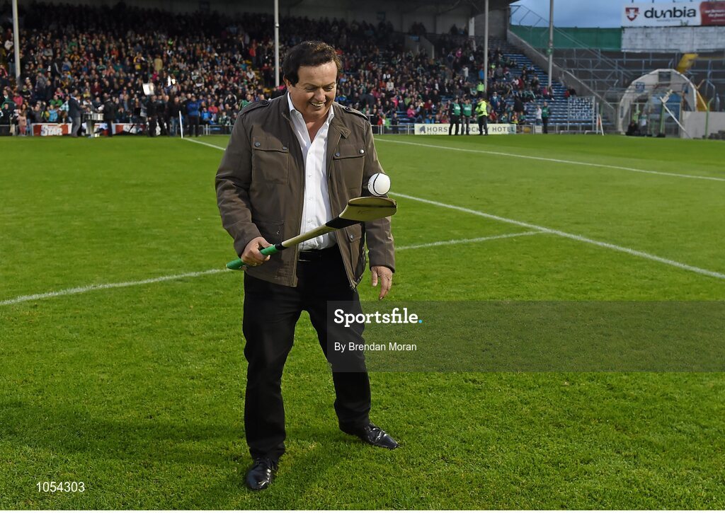 12 September 2015; Marty Morrissey prepares to compete in the half-time Crossbar Challenge. Bord Gais Energy GAA Hurling All-Ireland U21 Championship Final, Limerick v Wexford, Semple Stadium, Thurles, Co. Tipperary. Picture credit: Brendan Moran / SPORTSFILE