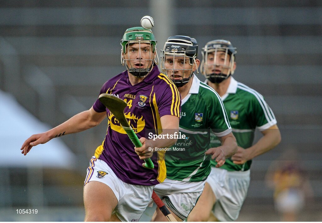12 September 2015; Conor McDonald, Wexford, controls the sliotar ahead of Gearóid Hegarty, Limerick. Bord Gais Energy GAA Hurling All-Ireland U21 Championship Final, Limerick v Wexford, Semple Stadium, Thurles, Co. Tipperary. Picture credit: Brendan Moran / SPORTSFILE