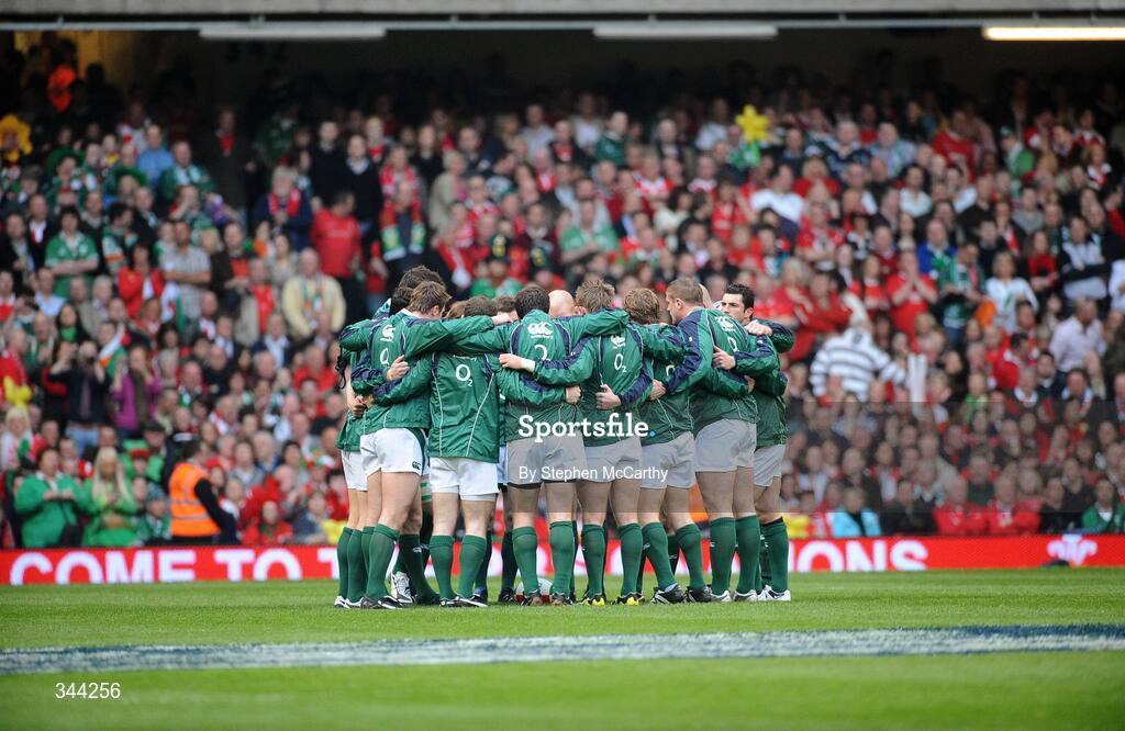 21 March 2009; The Ireland team form a huddle ahead of the game. RBS Six Nations Championship, Wales v Ireland, Millennium Stadium, Cardiff, Wales. Picture credit: Stephen McCarthy / SPORTSFILE