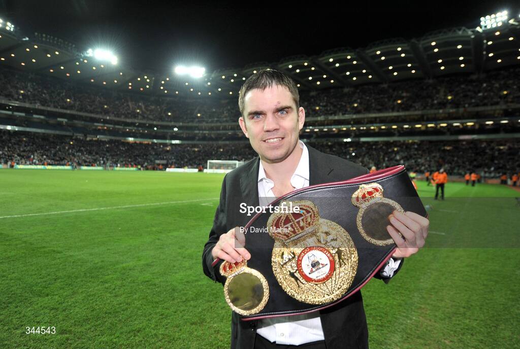28 March 2009; Bernard Dunne shows his WBA World Super Bantamweight title belt during half time. 2010 FIFA World Cup Qualifier, Republic of Ireland v Bulgaria, Croke Park, Dublin. Picture credit: David Maher / SPORTSFILE