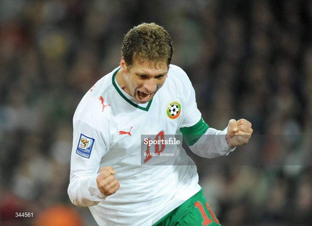 28 March 2009; Stiliyan Petrov, Bulgaria, celebrates scoring the equliser against the Republic of Ireland. 2010 FIFA World Cup Qualifier, Republic of Ireland v Bulgaria, Croke Park, Dublin. Picture credit: Matt Browne / SPORTSFILE