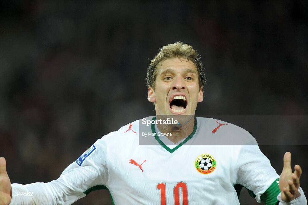 28 March 2009; Stiliyan Petrov, Bulgaria, celebrates scoring the equliser against the Republic of Ireland. 2010 FIFA World Cup Qualifier, Republic of Ireland v Bulgaria, Croke Park, Dublin. Picture credit: Matt Browne / SPORTSFILE