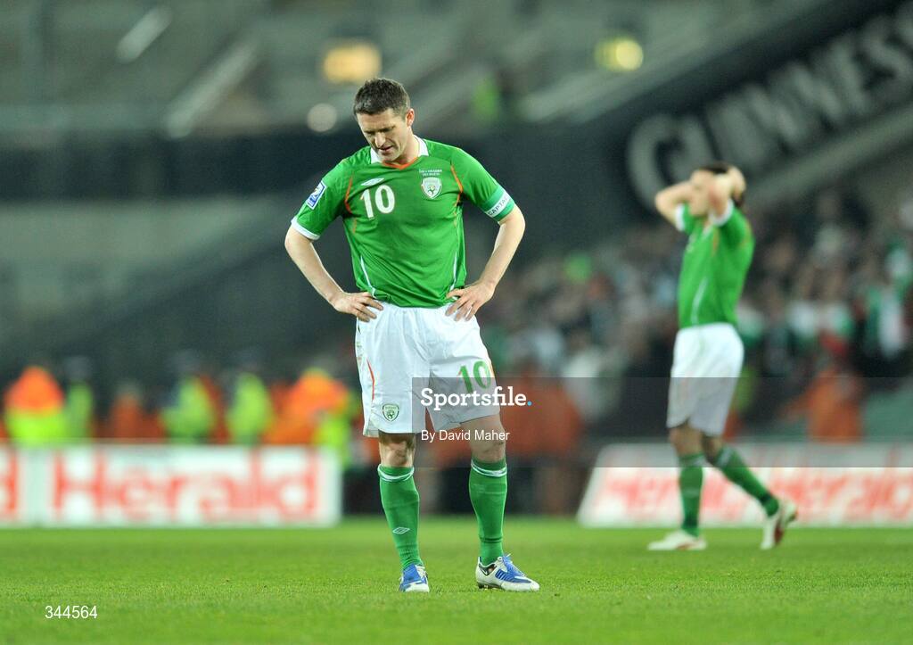28 March 2009; Robbie Keane, Republic of Ireland, at the end of the game. 2010 FIFA World Cup Qualifier, Republic of Ireland v Bulgaria, Croke Park, Dublin. Picture credit: David Maher / SPORTSFILE