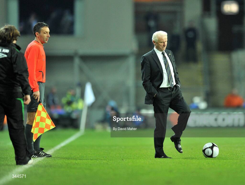 28 March 2009; Republic of Ireland manager Giovanni Trapattoni during the game. 2010 FIFA World Cup Qualifier, Republic of Ireland v Bulgaria, Croke Park, Dublin. Picture credit: David Maher / SPORTSFILE