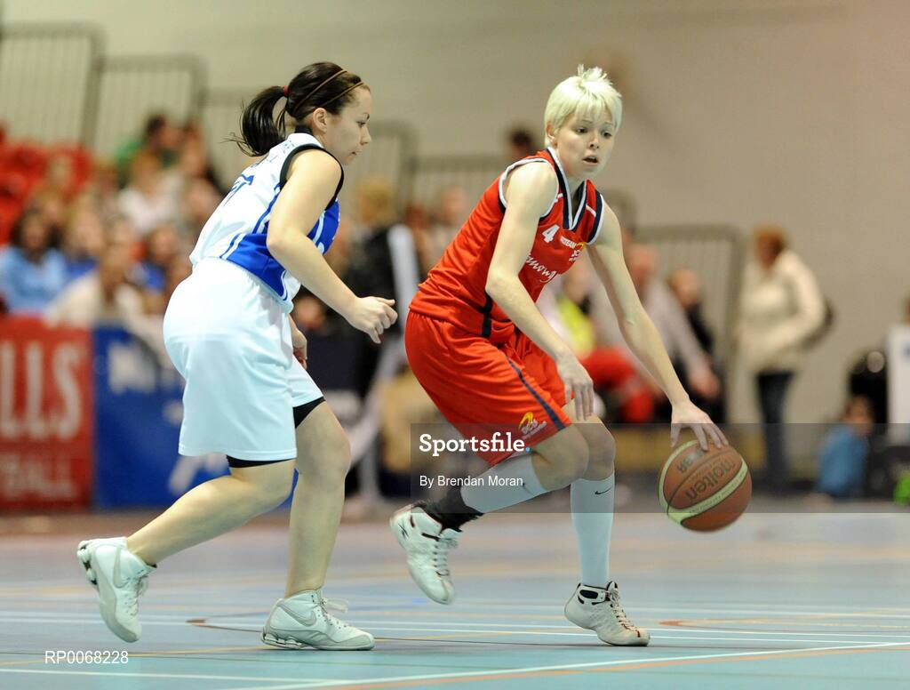28 March 2009; Becky Woods, DCU Mercy, in action against Donna Buckley, Team Montenotte Hotel Cork. Basketball Ireland’s Women’s Superleague Final, DCU Mercy v Team Montenotte Hotel Cork, Aura Complex, Letterkenny, Co. Donegal. Picture credit: Brendan Moran / SPORTSFILE