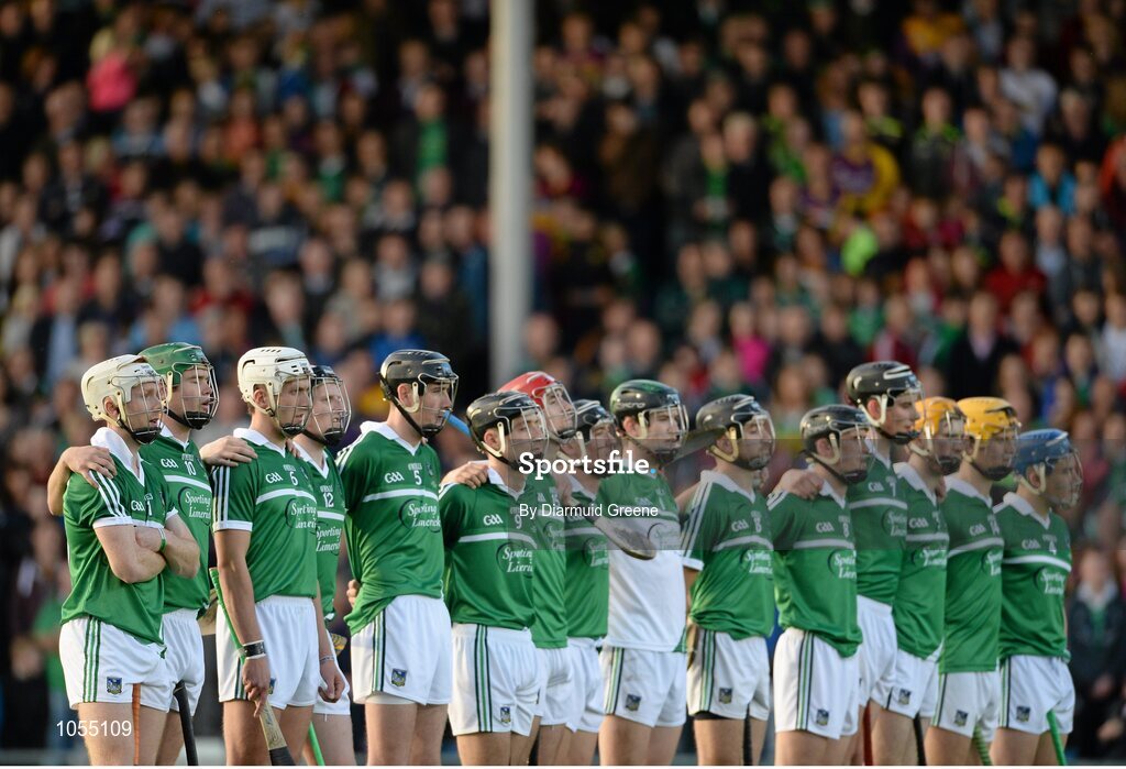 12 September 2015; The Limerick team, including Cian Lynch, left, stand together during the playing of the national anthem before the game. Bord Gais Energy GAA Hurling All-Ireland U21 Championship Final, Limerick v Wexford, Semple Stadium, Thurles, Co. Tipperary. Picture credit: Diarmuid Greene / SPORTSFILE
