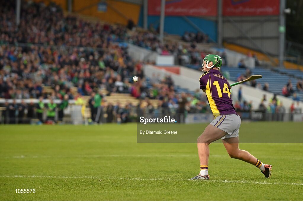 12 September 2015; Conor McDonald, Wexford, takes a free. Bord Gais Energy GAA Hurling All-Ireland U21 Championship Final, Limerick v Wexford, Semple Stadium, Thurles, Co. Tipperary. Picture credit: Diarmuid Greene / SPORTSFILE