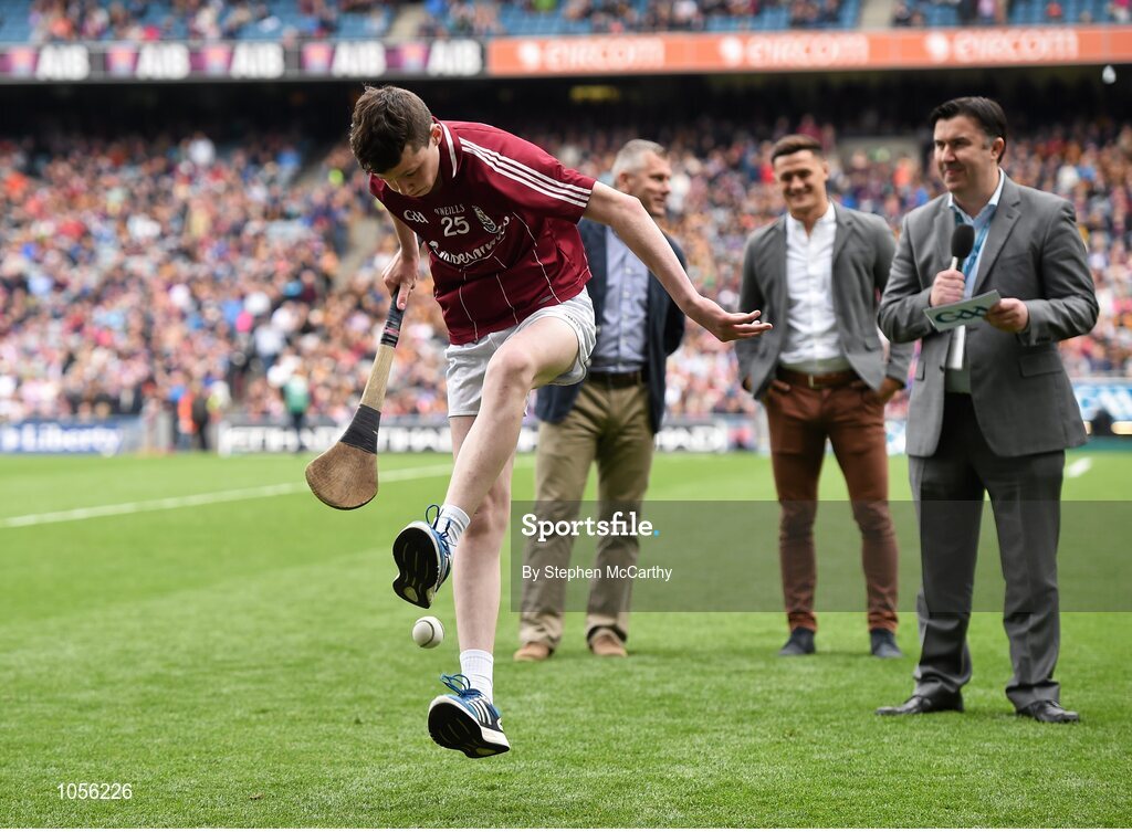 6 September 2015; John Monahan, age 15, from Sarsfields GAA Club, Galway, participates in a freestyle hurling exhibition. GAA Hurling All-Ireland Senior Championship Final, Kilkenny v Galway, Croke Park, Dublin. Picture credit: Stephen McCarthy / SPORTSFILE