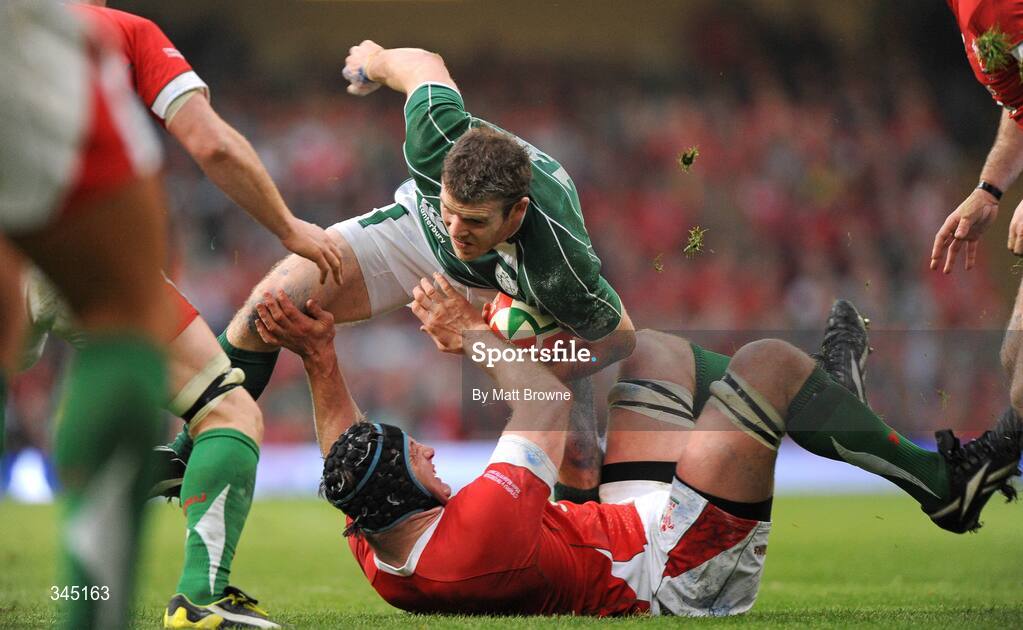 21 March 2009; Gordon D'Arcy, Ireland, goes past Ian Gough, Wales. RBS Six Nations Championship, Wales v Ireland, Millennium Stadium, Cardiff, Wales. Picture credit: Matt Browne / SPORTSFILE