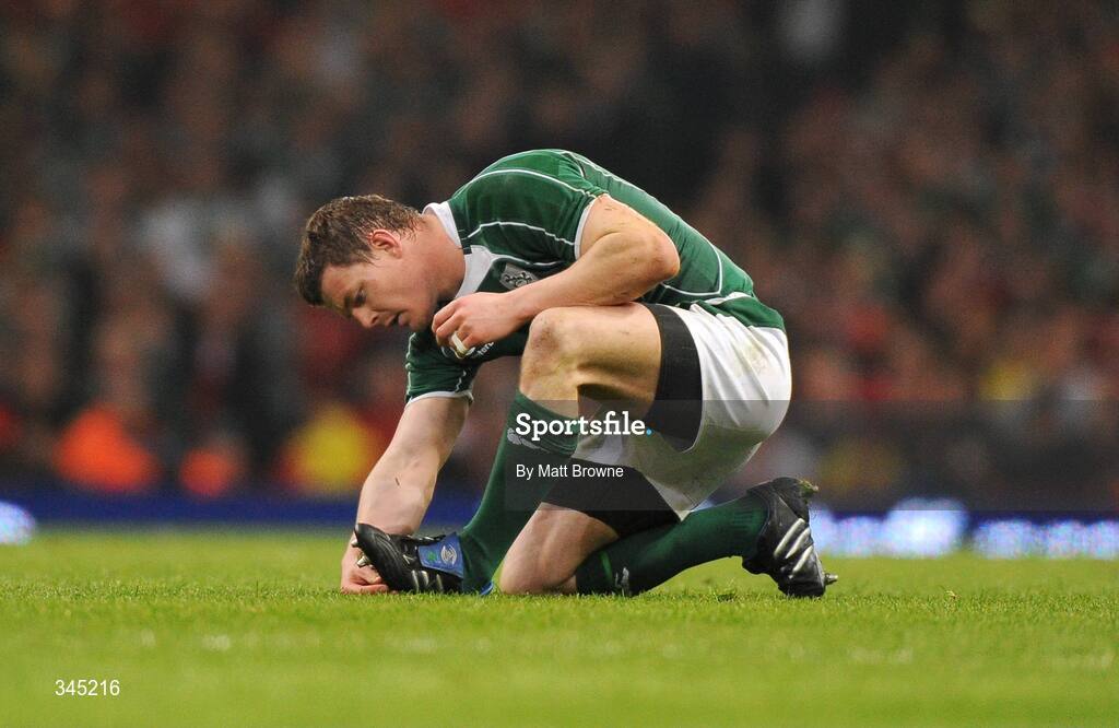 21 March 2009; Brian O'Driscoll, Ireland, checks his boots. RBS Six Nations Championship, Wales v Ireland, Millennium Stadium, Cardiff, Wales. Picture credit: Matt Browne / SPORTSFILE