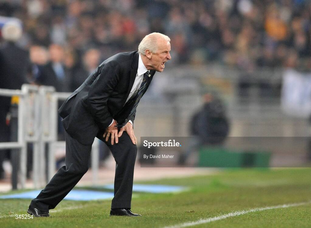 1 April 2009; Republic of Ireland manager Giovanni Trapattoni shouts instructions to his players during the game. 2010 FIFA World Cup Qualifier, Italy v Republic of Ireland, San Nicola Stadium, Bari, Italy. Picture credit: David Maher / SPORTSFILE