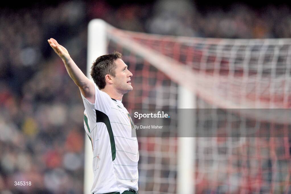 1 April 2009; Robbie Keane, Republic of Ireland, celebrates after scoring his sides first goal. 2010 FIFA World Cup Qualifier, Italy v Republic of Ireland, San Nicola Stadium, Bari, Italy. Picture credit: David Maher / SPORTSFILE