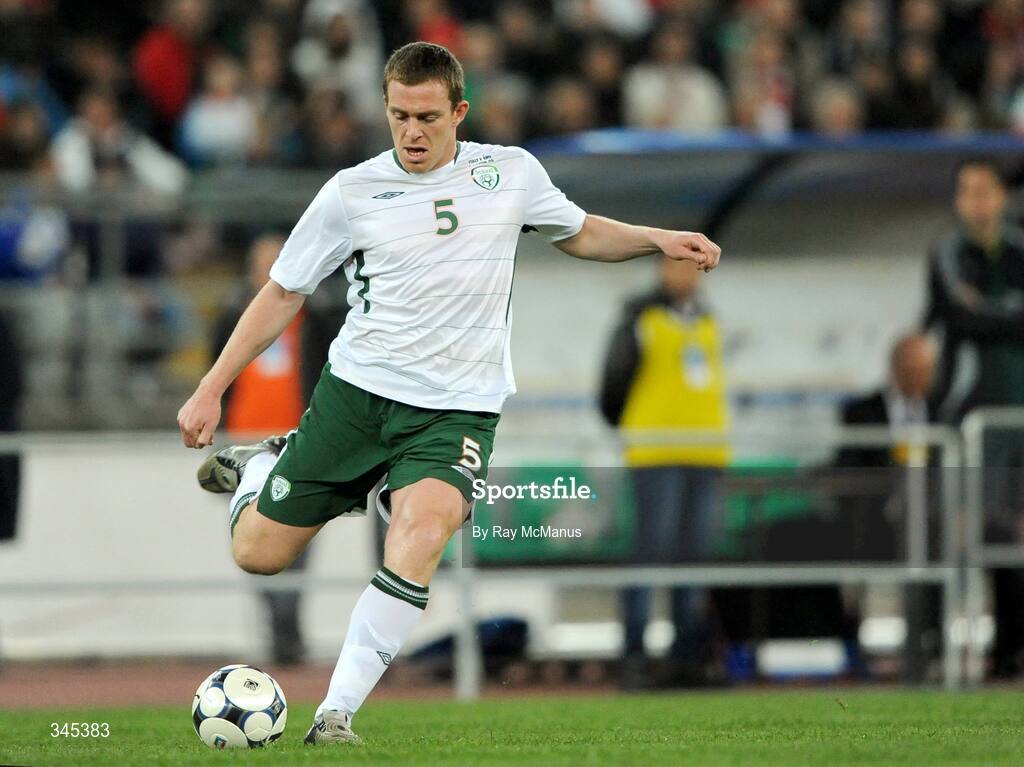 1 April 2009; Richard Dunne, Republic of Ireland. 2010 FIFA World Cup Qualifier, Italy v Republic of Ireland, San Nicola Stadium, Bari, Italy. Picture credit: Ray McManus / SPORTSFILE