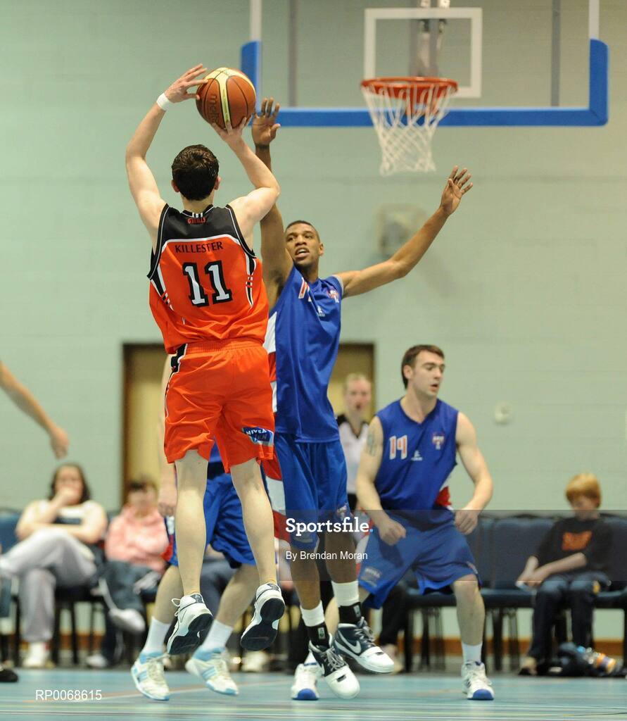 28 March 2009; Paddy Kelly, 11, DART Killester, shoots for a basket as Ryne Hamblet, UCC Demons, defends. Nivea For Men’s Superleague Final, DART Killester v UCC Demons, Aura Complex, Letterkenny, Co. Donegal. Picture credit: Brendan Moran / SPORTSFILE