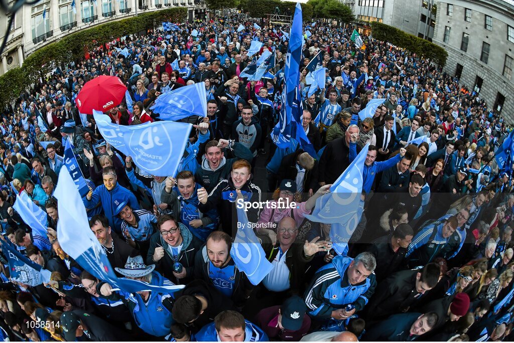 21 September 2015; A general view of the crowd during the team homecoming. O'Connell St, Dublin. Photo by Sportsfile