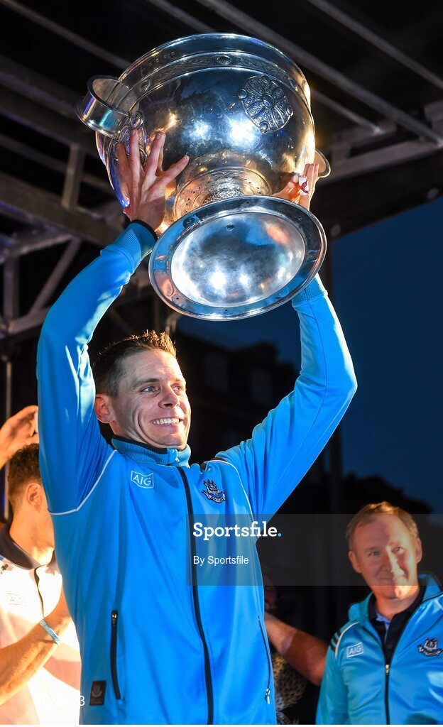 21 September 2015; Dublin's Stephen Cluxton lifts the Sam Maguire cup on stage during the team homecoming. O'Connell St, Dublin. Photo by Sportsfile
