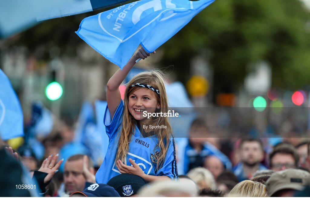 21 September 2015; Dublin supporters during the team homecoming. O'Connell St, Dublin. Photo by Sportsfile