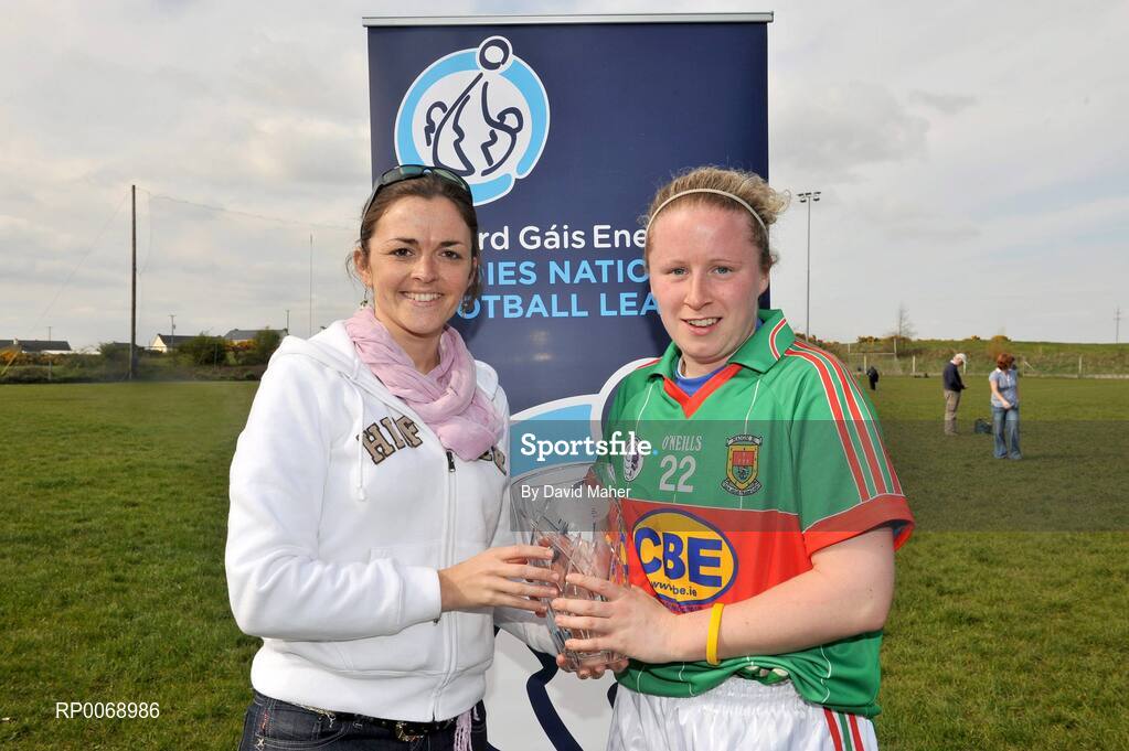19 April 2009; Emma Mullin, is presented with the Bord Gais Energy Player of the Match by Irene Gowing, of Bord Gais Energy. Bord Gais Energy Ladies National Football League, Division 1, Semi-Final, Mayo v Laois, Aughamore, Ballyhaunis, Co Mayo. Picture credit: David Maher / SPORTSFILE