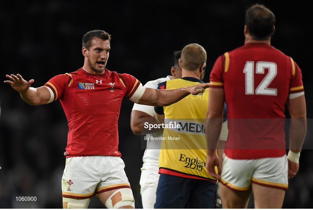 26 September 2015; Wales captain Sam Warburton gestures to his players during the game. 2015 Rugby World Cup, Pool A, England v Wales, Twickenham Stadium, London, England. Picture credit: Brendan Moran / SPORTSFILE