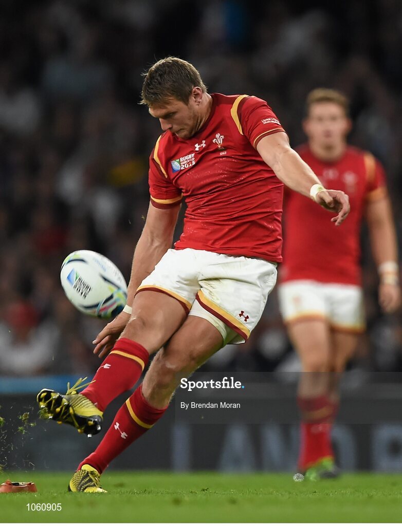 26 September 2015; Dan Biggar, Wales, kicks a penalty. 2015 Rugby World Cup, Pool A, England v Wales, Twickenham Stadium, London, England. Picture credit: Brendan Moran / SPORTSFILE