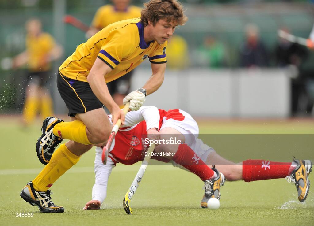 26 April 2009; Ronan Gormley, Pembroke Wanderers, in action against Ewan Butler, Cookstown. Irish Senior Men's Cup Final, Cookstown v Pembroke Wanderers, National Hockey Stadium, UCD, Dublin. Picture credit: David Maher / SPORTSFILE