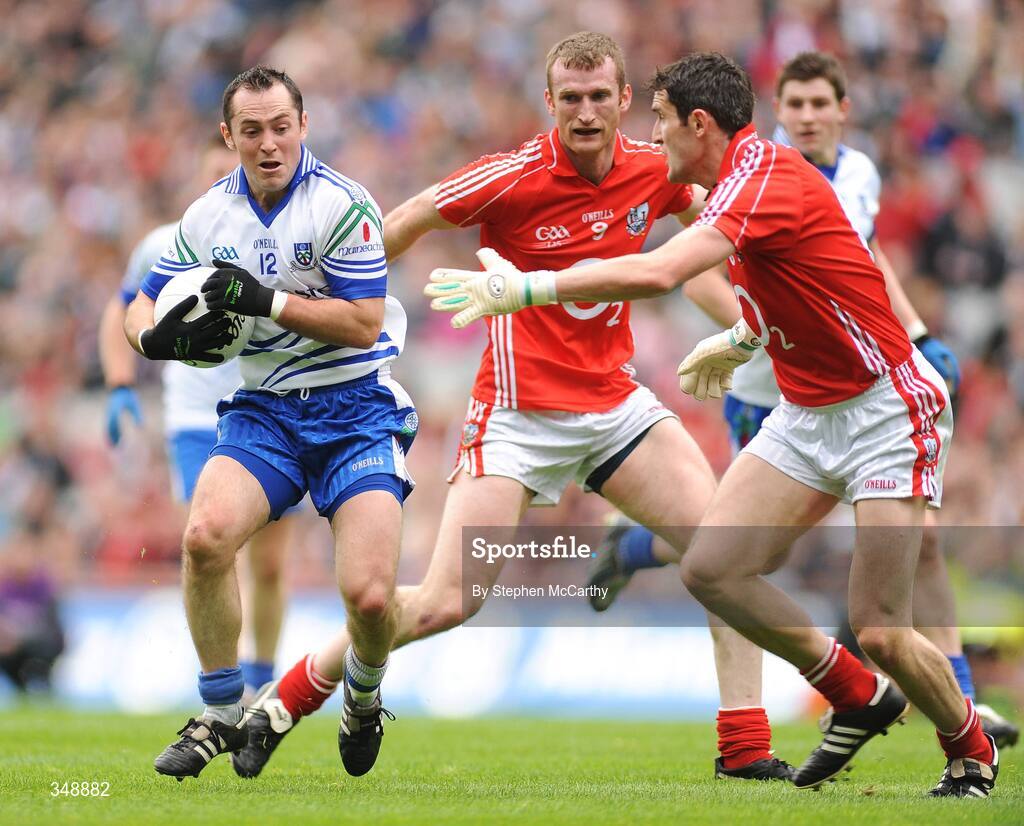 26 April 2009; Stephen Gollogly, Monaghan, in action against Graham Canty, left, and Nicholas Murphy, Cork. Allianz GAA National Football League, Division 2 Final, Cork v Monaghan, Croke Park, Dublin. Picture credit: Stephen McCarthy / SPORTSFILE