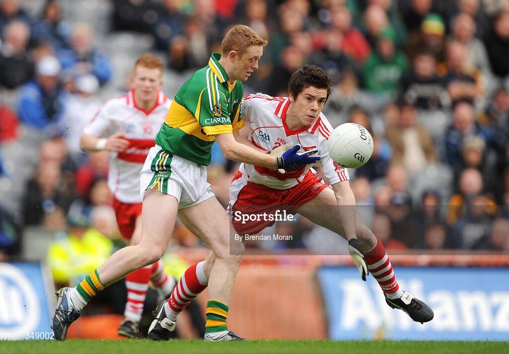 26 April 2009; Colm Cooper, Kerry, in action against Dermot McBride, Derry. Allianz GAA National Football League, Division 1 Final, Kerry v Derry, Croke Park, Dublin. Picture credit: Brendan Moran / SPORTSFILE