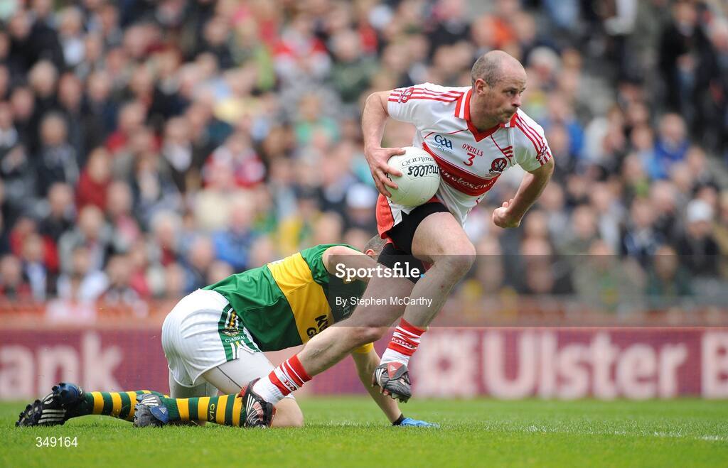 26 April 2009; Kevin McCloy, Derry, in action against Kieran Donaghy, Kerry. Allianz GAA National Football League, Division 1 Final, Kerry v Derry, Croke Park, Dublin. Picture credit: Daire Brennan / SPORTSFILE