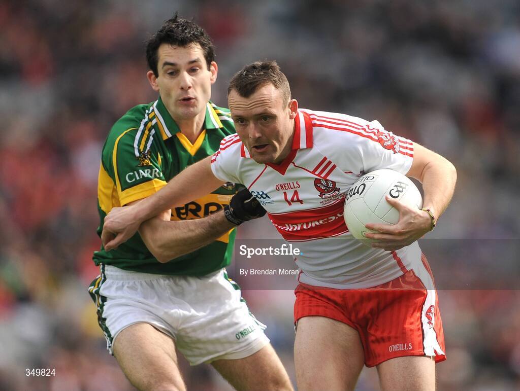 26 April 2009; Paddy Bradley, Derry, in action against Tom O'Sullivan, Kerry. Allianz GAA National Football League, Division 1 Final, Kerry v Derry, Croke Park, Dublin. Picture credit: Brendan Moran / SPORTSFILE