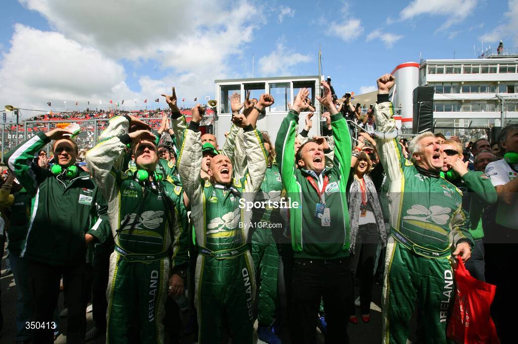 3 May 2009; Team Ireland celebrate after Adam Carroll won the A1GP sprint race. A1GP Final Round, Brand’s Hatch, Fawkham, Longfield, Kent, England. Picture credit; A1GP.com / SPORTSFILE