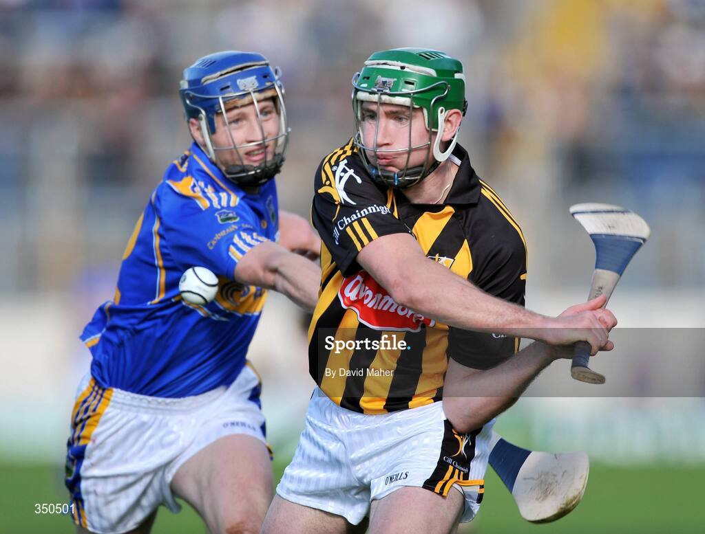 3 May 2009; Eddie Brennan, Kilkenny, in action against Paddy Stapleton, Tipperary. Allianz GAA NHL Division 1 Final, Kilkenny v Tipperary, Semple Stadium, Thurles, Co. Tipperary. Picture credit: David Maher / SPORTSFILE