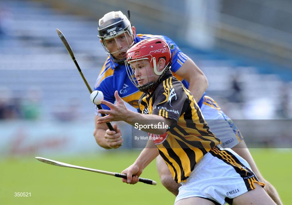 3 May 2009; Tommy Walsh, Kilkenny, in action against Michael Webster, Tipperary. Allianz GAA NHL Division 1 Final, Kilkenny v Tipperary, Semple Stadium, Thurles, Co. Tipperary. Picture credit: Matt Browne / SPORTSFILE