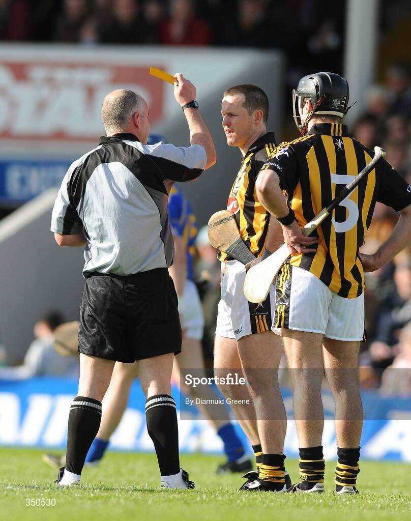 3 May 2009; Michael Kavanagh, Kilkenny, is shown a yellow card by referee John Sexton. Allianz GAA NHL Division 1 Final, Kilkenny v Tipperary, Semple Stadium, Thurles, Co. Tipperary. Picture credit: Diarmuid Greene / SPORTSFILE