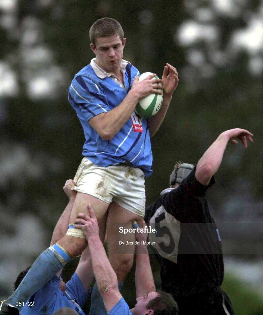 23 December 2000; Fergus Costello of Garryowen wins in a lineout against Cois Benkes of Ballymena during the AIB All-Ireland League Division match between Garryowen and Ballymena at Dooradoyle in Limerick. Photo by Brendan Moran/Sportsfile
