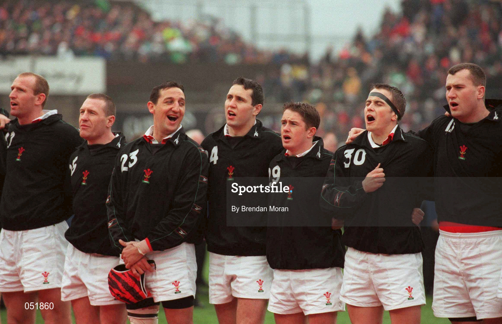 1 April 2000; Welsh players singing the National Anthem ahead of the Lloyds TSB 6 Nations match between Ireland and Wales at Lansdowne Road in Dublin. Photo by Brendan Moran/Sportsfile