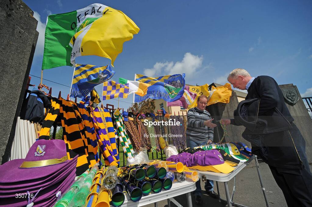 3 May 2009; A street trader makes a sale ahead of the game. Allianz GAA NHL Division 2 Final, Wexford v Offaly, Semple Stadium, Thurles, Co. Tipperary. Picture credit: Diarmuid Greene / SPORTSFILE