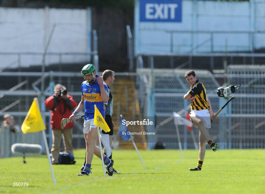 3 May 2009; Declan Fanning, Tipperary, and Martin Comerford, Kilkenny, leave the field after each being shown a yellow card. Allianz GAA NHL Division 1 Final, Kilkenny v Tipperary, Semple Stadium, Thurles, Co. Tipperary. Picture credit: Diarmuid Greene / SPORTSFILE