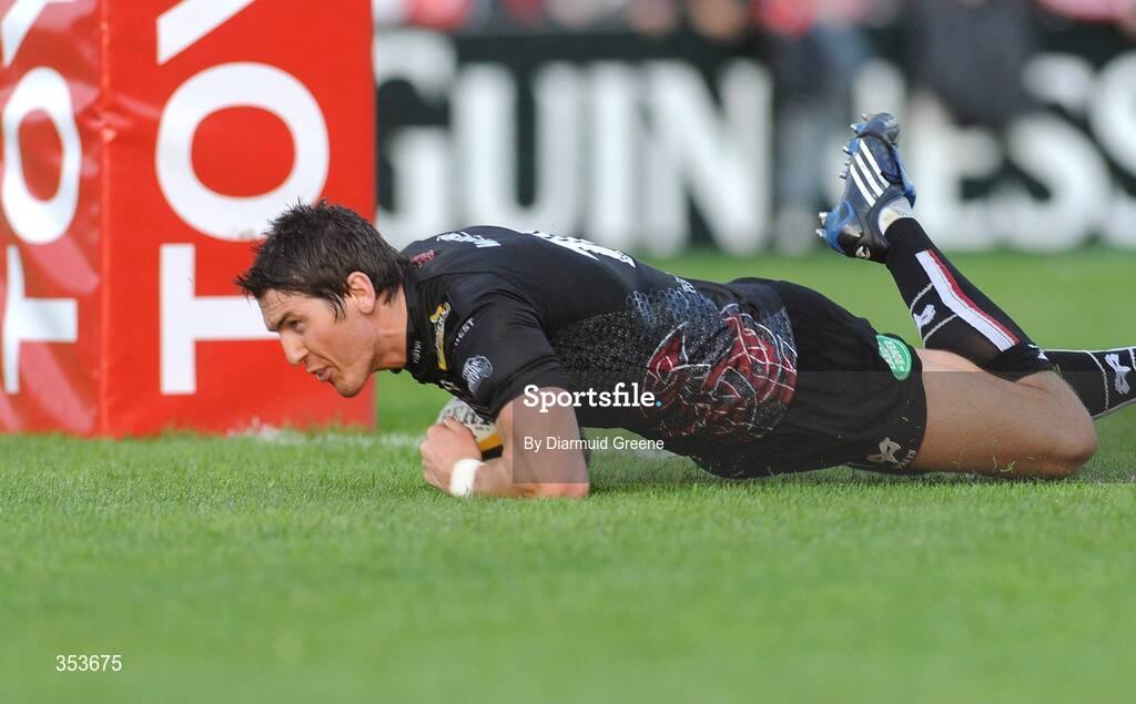 15 May 2009; James Hook, Ospreys, scores his side's first try. Magners League, Munster v Neath Swansea Ospreys, Thomond Park, Limerick. Picture credit: Diarmuid Greene / SPORTSFILE