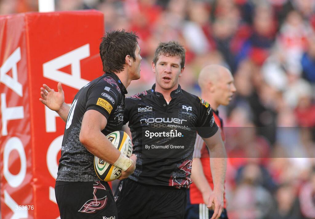 15 May 2009; James Hook, Ospreys, left, is congratulated by team-mate Jamie Nutbrown after scoring his side's first try. Magners League, Munster v Neath Swansea Ospreys, Thomond Park, Limerick. Picture credit: Diarmuid Greene / SPORTSFILE