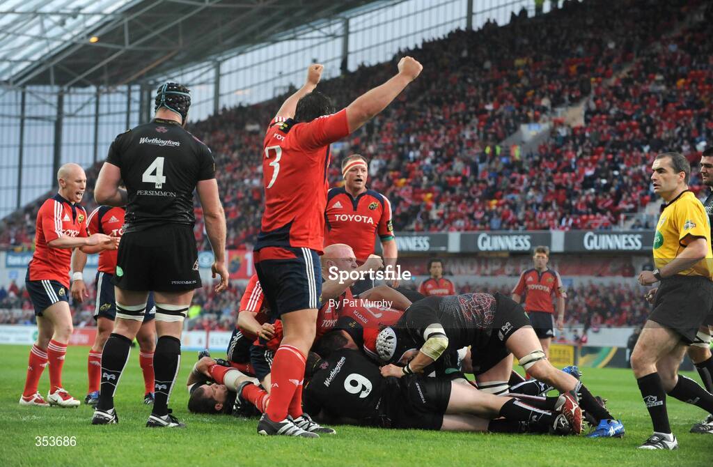15 May 2009; Munster's Tony Buckley, 3, and Paul O'Connell celebrate after team-mate David Wallace, hidden, scored his side's third try. Magners League, Munster v Neath Swansea Ospreys, Thomond Park, Limerick. Picture credit: Pat Murphy / SPORTSFILE