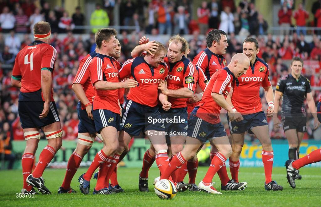 15 May 2009; Anthony Horgan, Munster, is congratulated by team-mates after scoring his try. Magners League, Munster v Neath Swansea Ospreys, Thomond Park, Limerick. Picture credit: Diarmuid Greene / SPORTSFILE