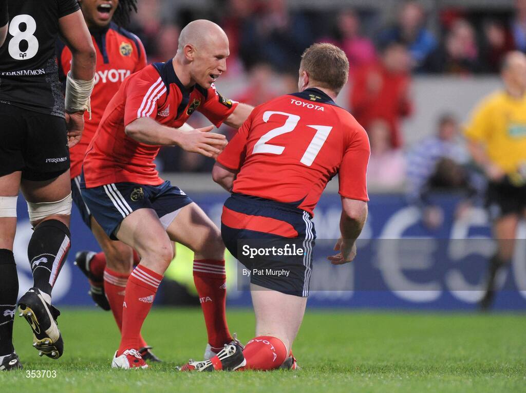 15 May 2009; Anthony Horgan, Munster, celebrates after scoring his side's fifth try with team-mate Peter Stringer, left try. Magners League, Munster v Neath Swansea Ospreys, Thomond Park, Limerick. Picture credit: Pat Murphy / SPORTSFILE