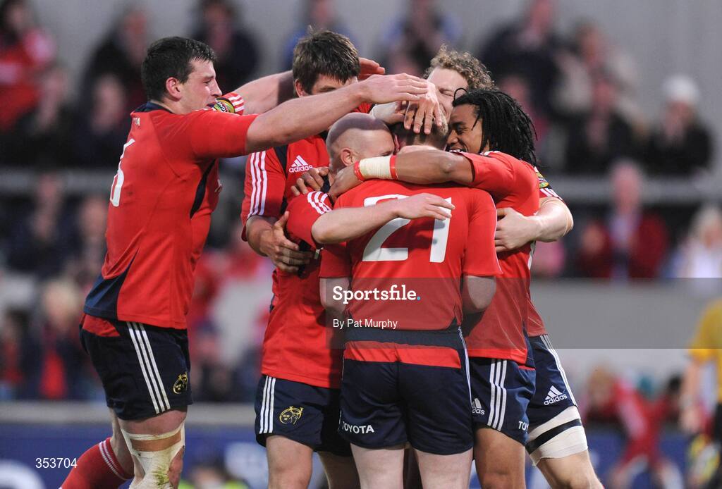 15 May 2009; Anthony Horgan, 21, Munster, celebrates with his team-mates after scoring his side's fifth try. Magners League, Munster v Neath Swansea Ospreys, Thomond Park, Limerick. Picture credit: Pat Murphy / SPORTSFILE
