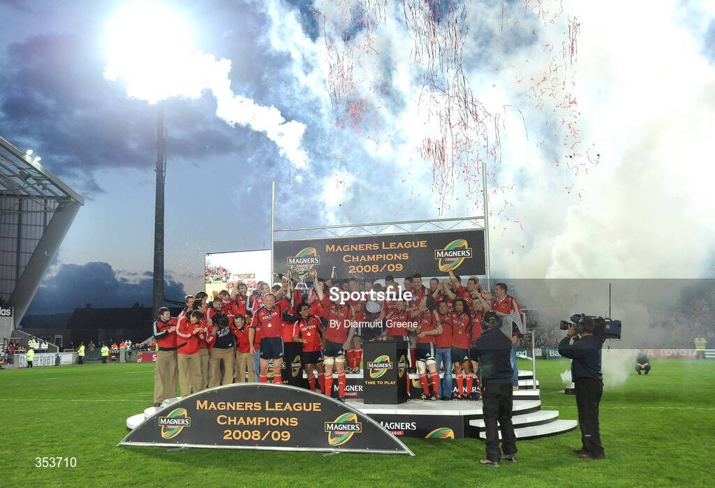15 May 2009; Munster's Paul O'Connell and Mick O'Driscoll lift the Magners League trophy. Magners League, Munster v Neath Swansea Ospreys, Thomond Park, Limerick. Picture credit: Diarmuid Greene / SPORTSFILE