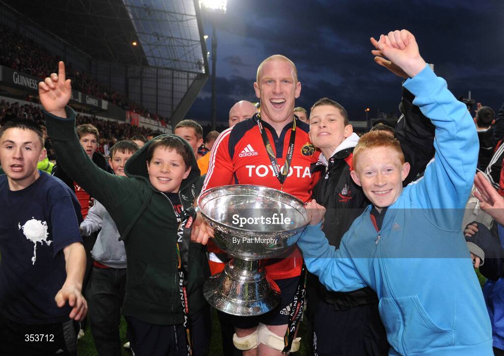 15 May 2009; Munster's Paul O'Connell surrounded by Munster supporters carries the Magners League Trophy. Magners League, Munster v Neath Swansea Ospreys, Thomond Park, Limerick. Picture credit: Pat Murphy / SPORTSFILE