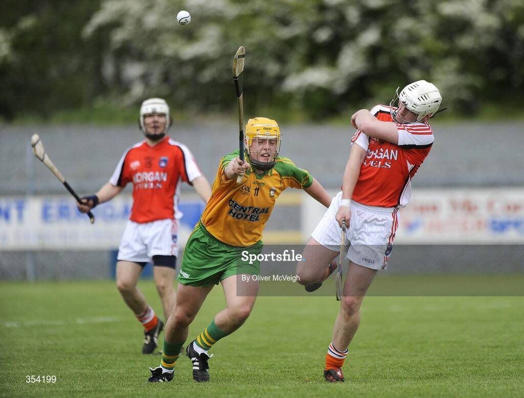 17 May 2009; Nathan Curry, Armagh, in action against Sean McVeigh, Donegal. Ulster Senior Hurling Championship, Second Round, Donegal v Armagh, Letterkenny, Co. Donegal. Picture credit: Oliver McVeigh / SPORTSFILE
