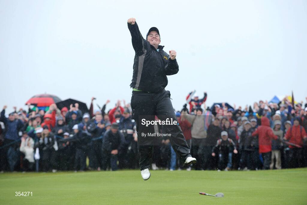 17 May 2009; Shane Lowry celebrates after putting on the 18th, after the third play off, to win the 3 Irish Open Golf Championship. County Louth Golf Club, Baltray, Co. Louth. Picture credit: Matt Browne / SPORTSFILE