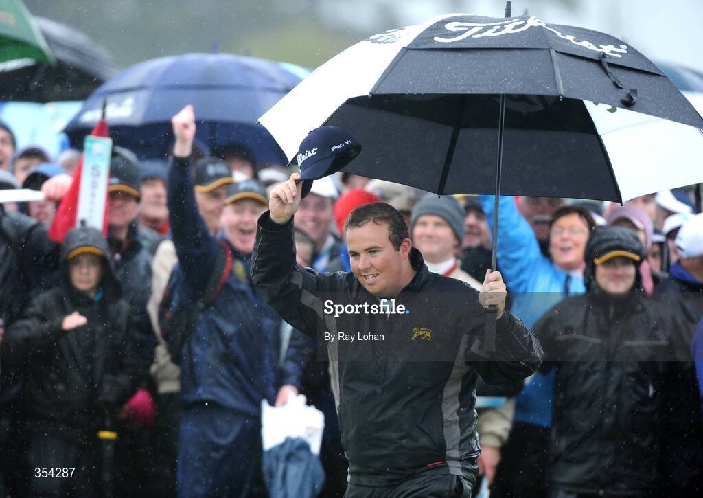 17 May 2009; Shane Lowry acknowledges the crowd, as he makes his way onto the 18th during the third play off, during the 3 Irish Open Golf Championship. County Louth Golf Club, Baltray, Co. Louth. Picture credit: Ray Lohan / SPORTSFILE