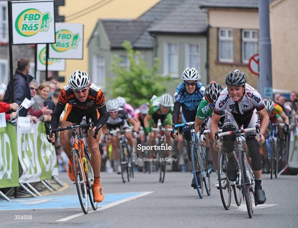 20 May 2009; Nicholas Walker, Cinelli-Down Under, right, wins the stage from second place Jan Barta, Arbö KTM Junkers, left. FBD Insurance Ras 2009, Stage 4, Cahirciveen to Killorglin. Picture credit: Stephen McCarthy / SPORTSFILE