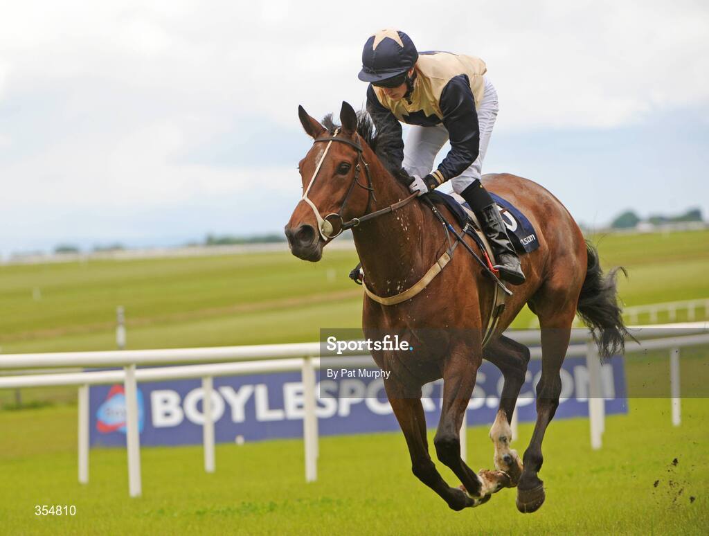 23 May 2009; Magen's Star, with Billy Lee up, wins the Boylesports.com handicap. Boylesports.com Irish Guineas Festival 2009, Curragh Racecourse, Co. Kildare. Picture credit: Pat Murphy / SPORTSFILE